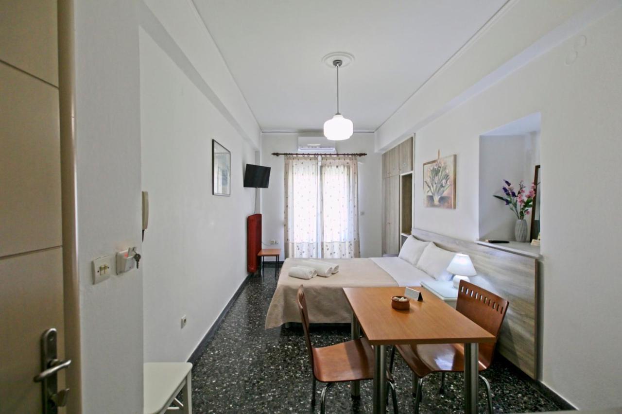 Selana Apartments Mytilene Bagian luar foto