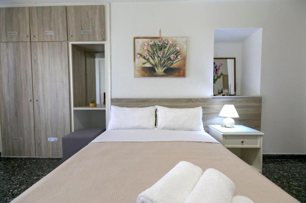 Selana Apartments Mytilene Bagian luar foto