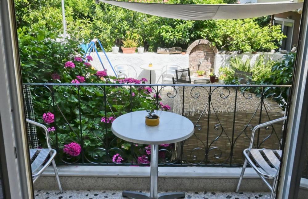 Selana Apartments Mytilene Bagian luar foto