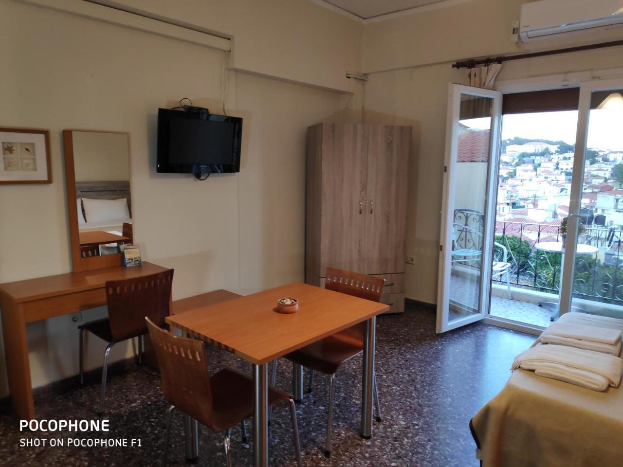Selana Apartments Mytilene Bagian luar foto